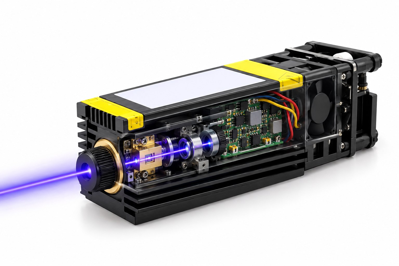 Corte didáctico de un módulo láser de grabado de 450 nm: la fuente azul y la óptica de conformado en la parte delantera izquierda, la placa driver y el ventilador en la parte posterior, y el disipador formando el cuerpo
